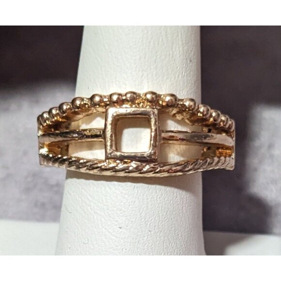 Paparazzi A Square Deal Gold Tone Stretch Ring Size 8 - Picture 10 of 14